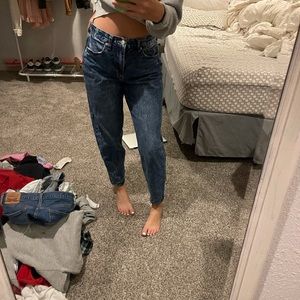 American Eagle relaxed mom jeans